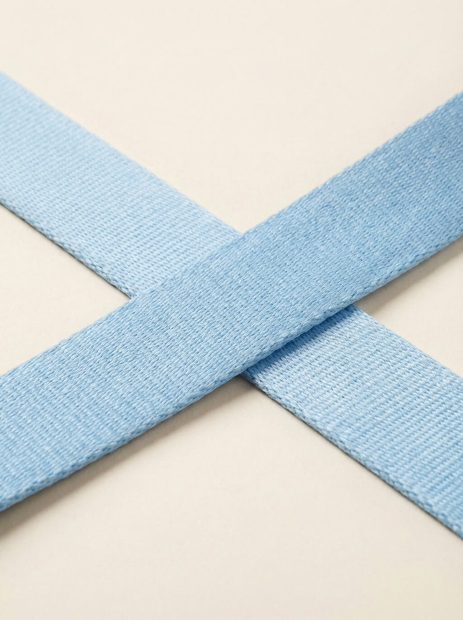 Leash handle detail on the ice blue set from WOOF
