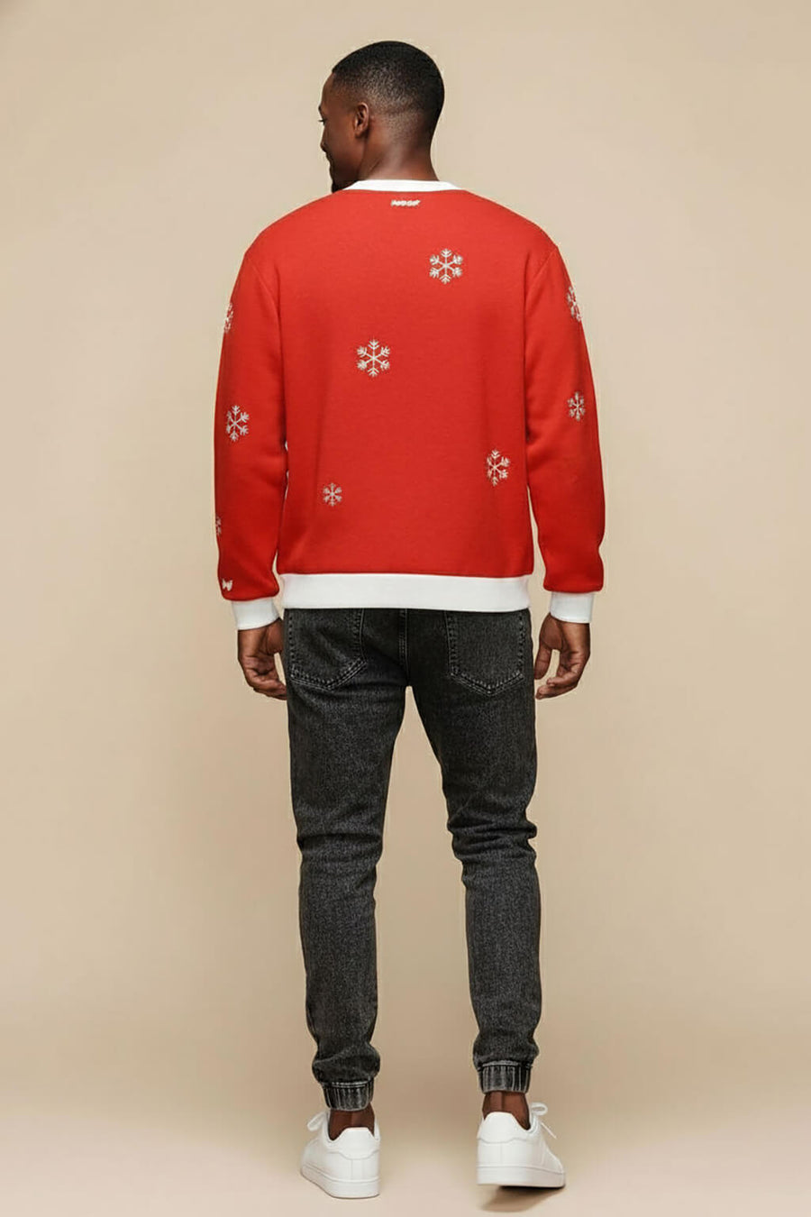 Knitted pattern on the back of the Golden Retriever Christmas sweater from WOOF