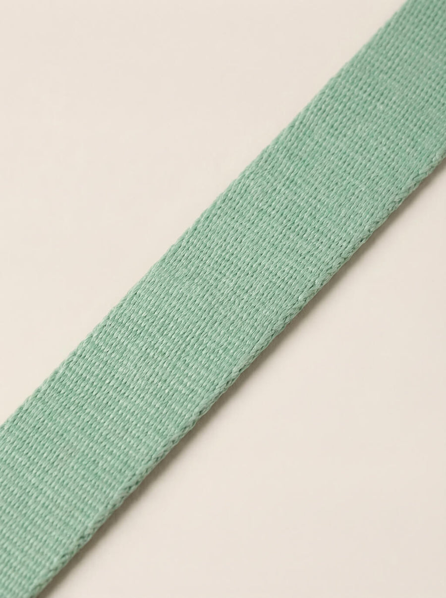 Leash handle detail on the mint green set from WOOF