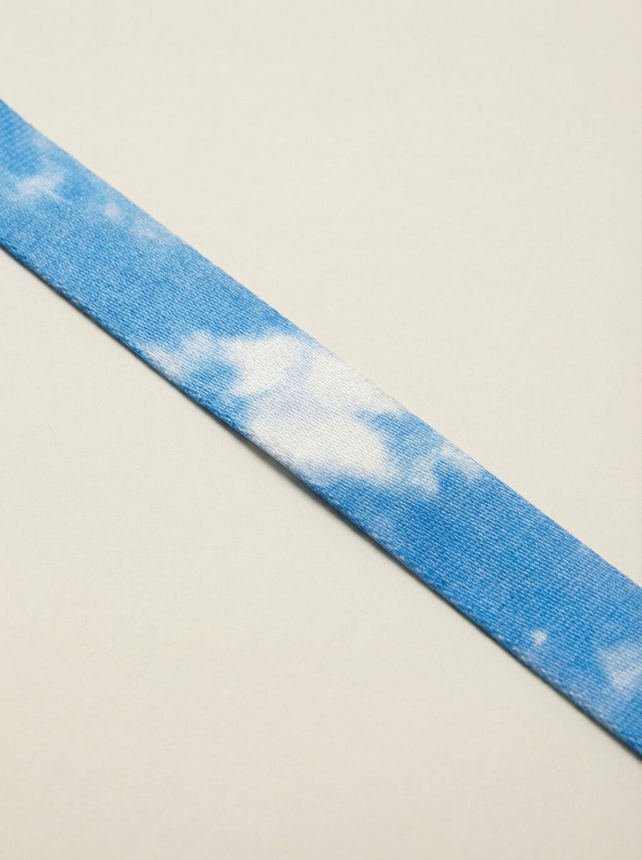 Webbing texture on the Happy Clouds dog collar and leash from WOOF